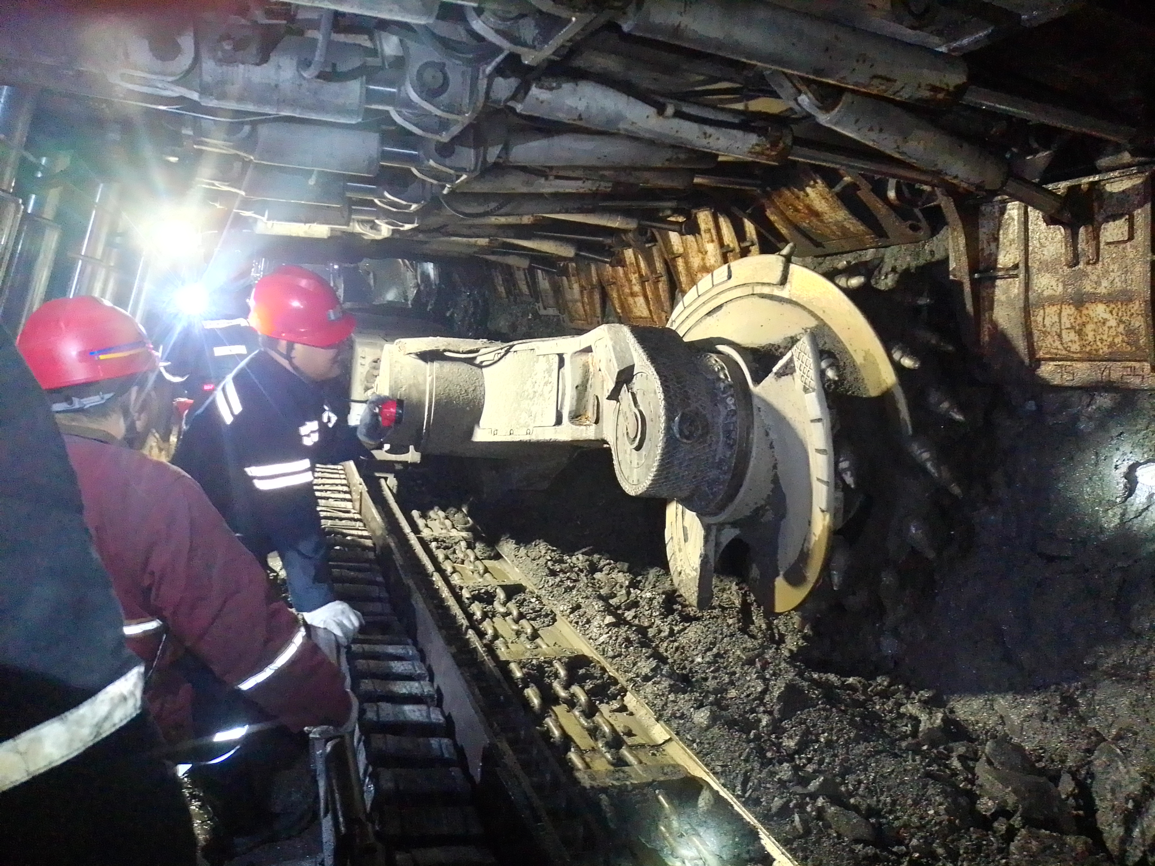 小视矿山视觉大模型，助力矿山智能化建设加速升级